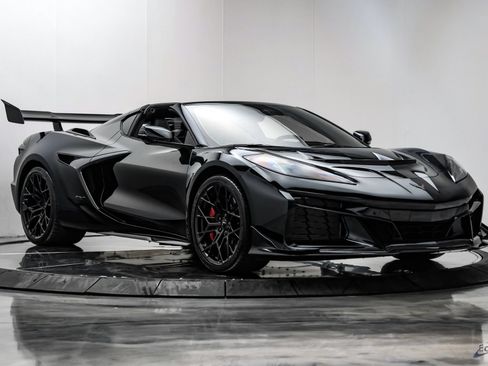 Used 2026 Chevrolet Corvette ZR1 w/ ZR1 Carbon Fiber Aero Package RWD image 31
