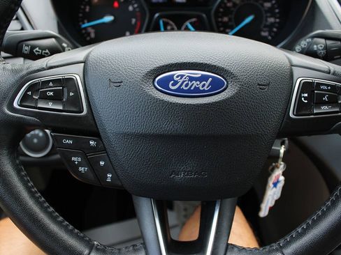 Used 2018 Ford Escape SEL w/ Ford Safe & Smart Package AWD/4WD image 17