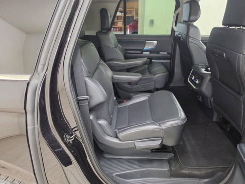 Used 2025 Ford Expedition Max Platinum AWD/4WD image 15