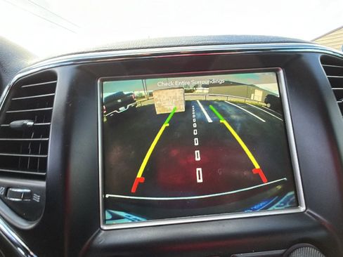 Used 2018 Jeep Grand Cherokee Limited image 7