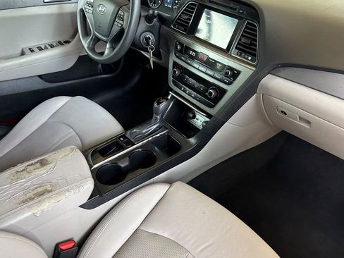 Used 2016 Hyundai Sonata SE FWD image 12