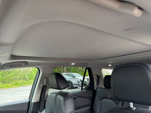 Used 2025 Honda Pilot Touring image 15