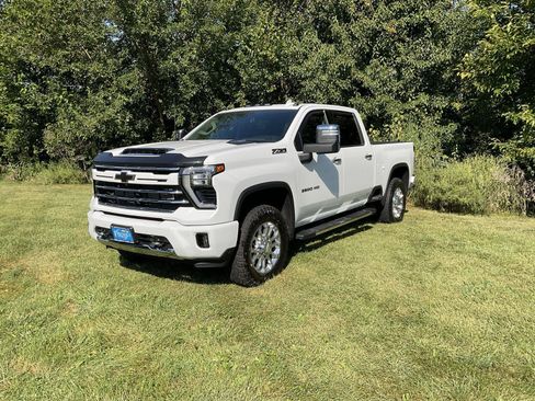 Certified 2025 Chevrolet Silverado 3500 LTZ w/ Z71 Chrome Sport Edition AWD/4WD image 3