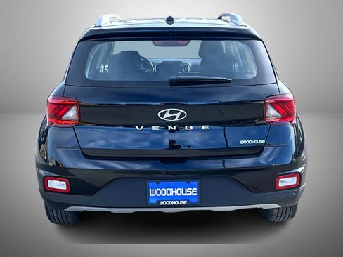New 2025 Hyundai Venue SEL image 7