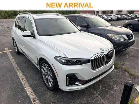 Used 2022 BMW X7 xDrive40i w/ Premium Package AWD/4WD image 1