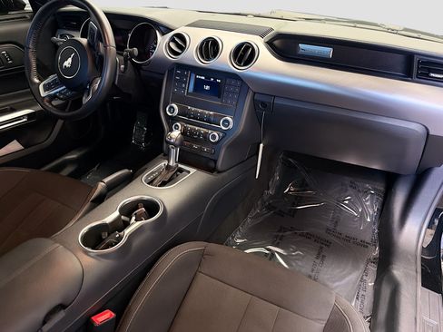 Used 2022 Ford Mustang GT w/ Black Accent Package RWD image 12