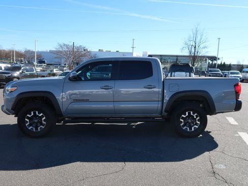 Used 2019 Toyota Tacoma TRD Off-Road image 7