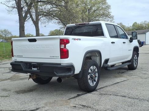Used 2022 Chevrolet Silverado 2500 Custom w/ Custom Value Package AWD/4WD image 17