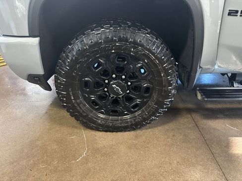 Used 2024 Chevrolet Silverado 2500 LTZ w/ LTZ Plus Package image 30