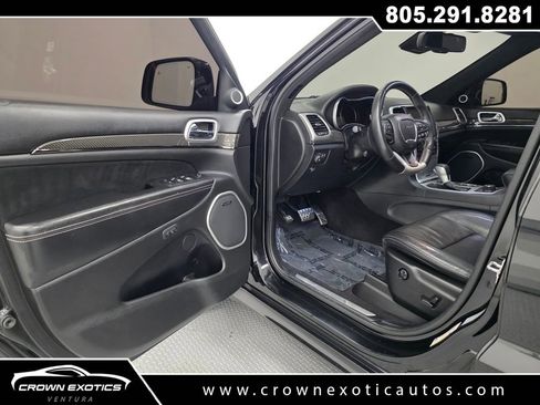 Used 2016 Jeep Grand Cherokee SRT image 20