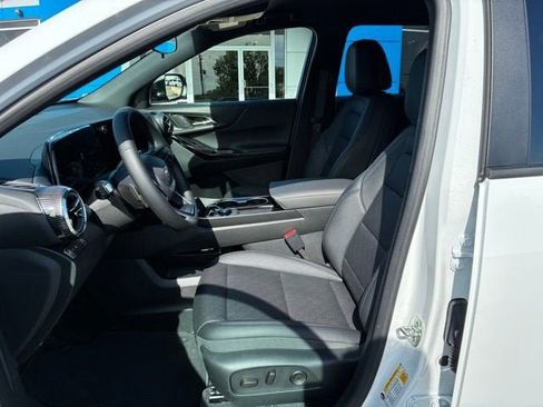 New 2026 Chevrolet Equinox LT FWD image 9