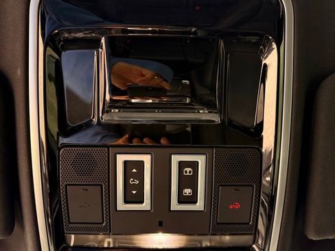 Used 2017 Land Rover Range Rover Supercharged AWD/4WD image 27