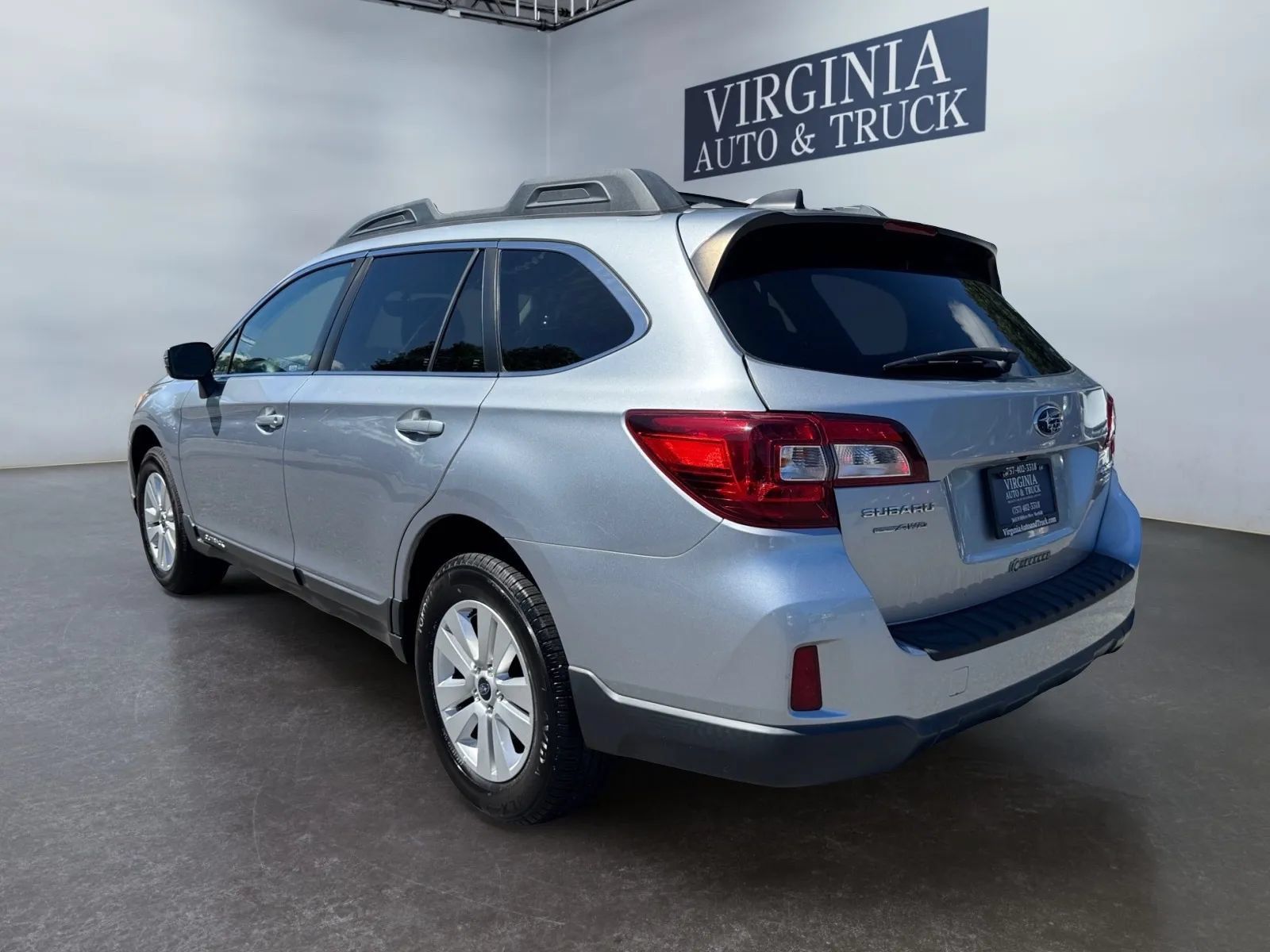 Used 2017 Subaru Outback 2.5i Premium AWD/4WD image 7