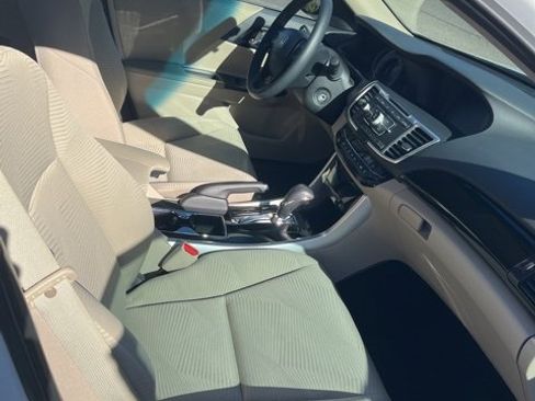 Used 2016 Honda Accord LX image 5