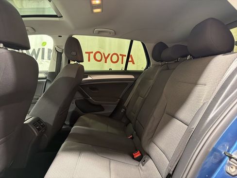 Used 2016 Volkswagen Golf S FWD image 18