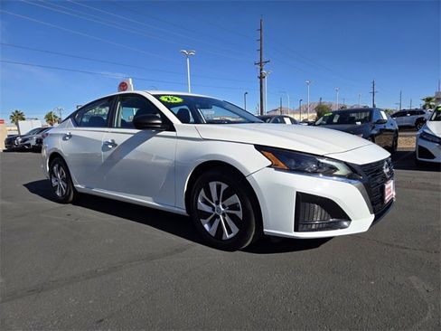 Used 2025 Nissan Altima 2.5 S image 2