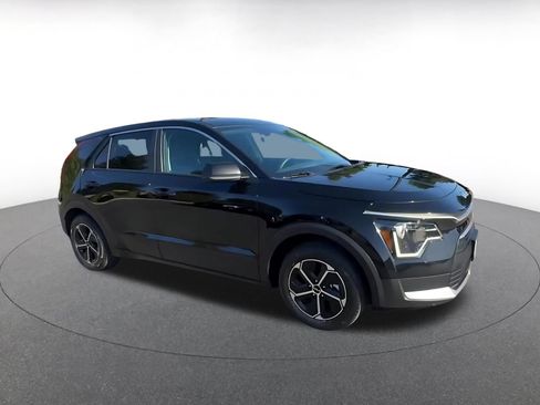 Used 2026 Kia Niro LX FWD image 2