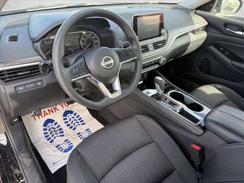 Used 2023 Nissan Altima 2.5 SV image 12