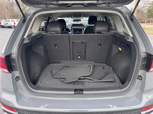 Used 2022 Volkswagen Taos SE image 37