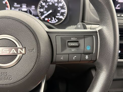 Used 2024 Nissan Rogue SV AWD/4WD image 18