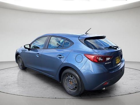 Used 2016 MAZDA MAZDA3 i Sport FWD image 3