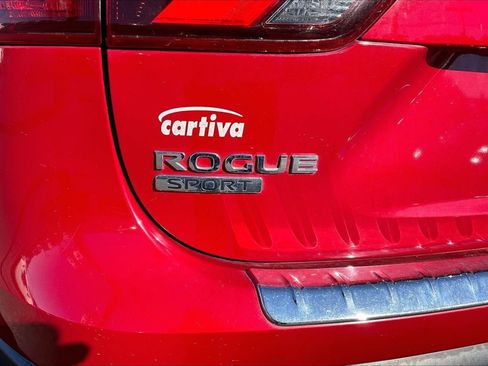 Used 2018 Nissan Rogue Sport SV w/ SV Technology Package image 8