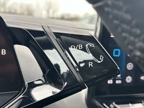 Used 2022 Volkswagen ID.4 Pro image 27