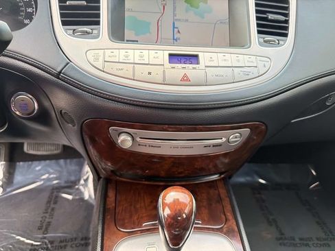 Used 2009 Hyundai Genesis 3.8 w/ Technology Pkg 4 RWD image 25