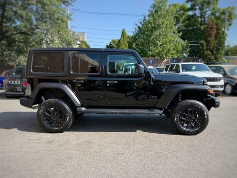 Used 2022 Jeep Wrangler Unlimited Sport AWD/4WD image 4