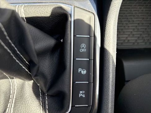 Used 2024 Volkswagen Tiguan SEL R-Line AWD/4WD image 31