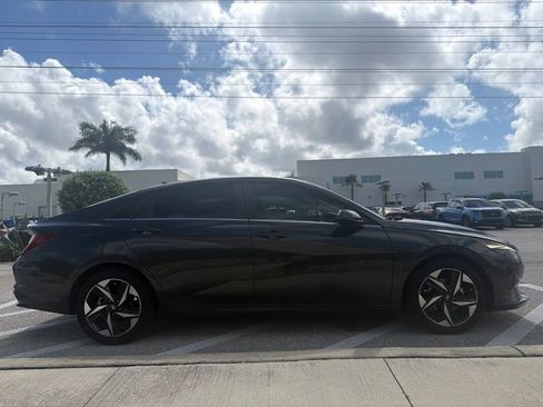 Used 2021 Hyundai Elantra SEL w/ Convenience + Premium Package FWD image 6