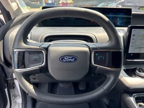 Used 2025 Ford Expedition Max Active AWD/4WD image 19