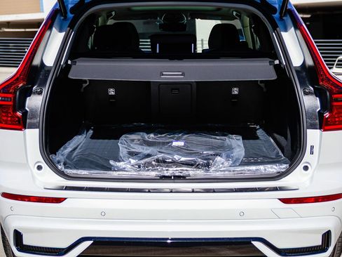 New 2026 Volvo XC60 B5 Plus w/ Climate Package image 29