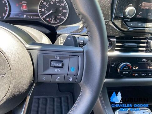 Used 2024 Nissan Pathfinder SV AWD/4WD image 45