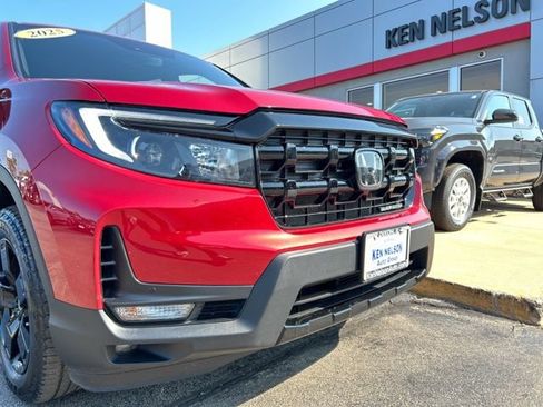 Used 2025 Honda Ridgeline Black Edition image 4