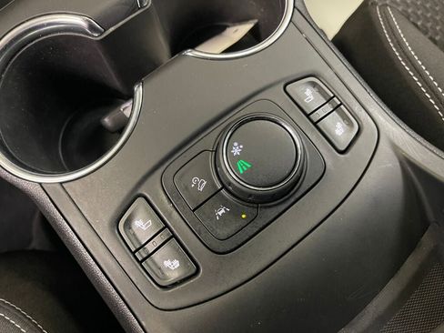 Certified 2022 GMC Terrain SLE w/ Driver Convenience Package image 13