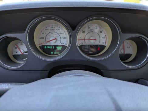 Used 2013 Dodge Challenger R/T image 27