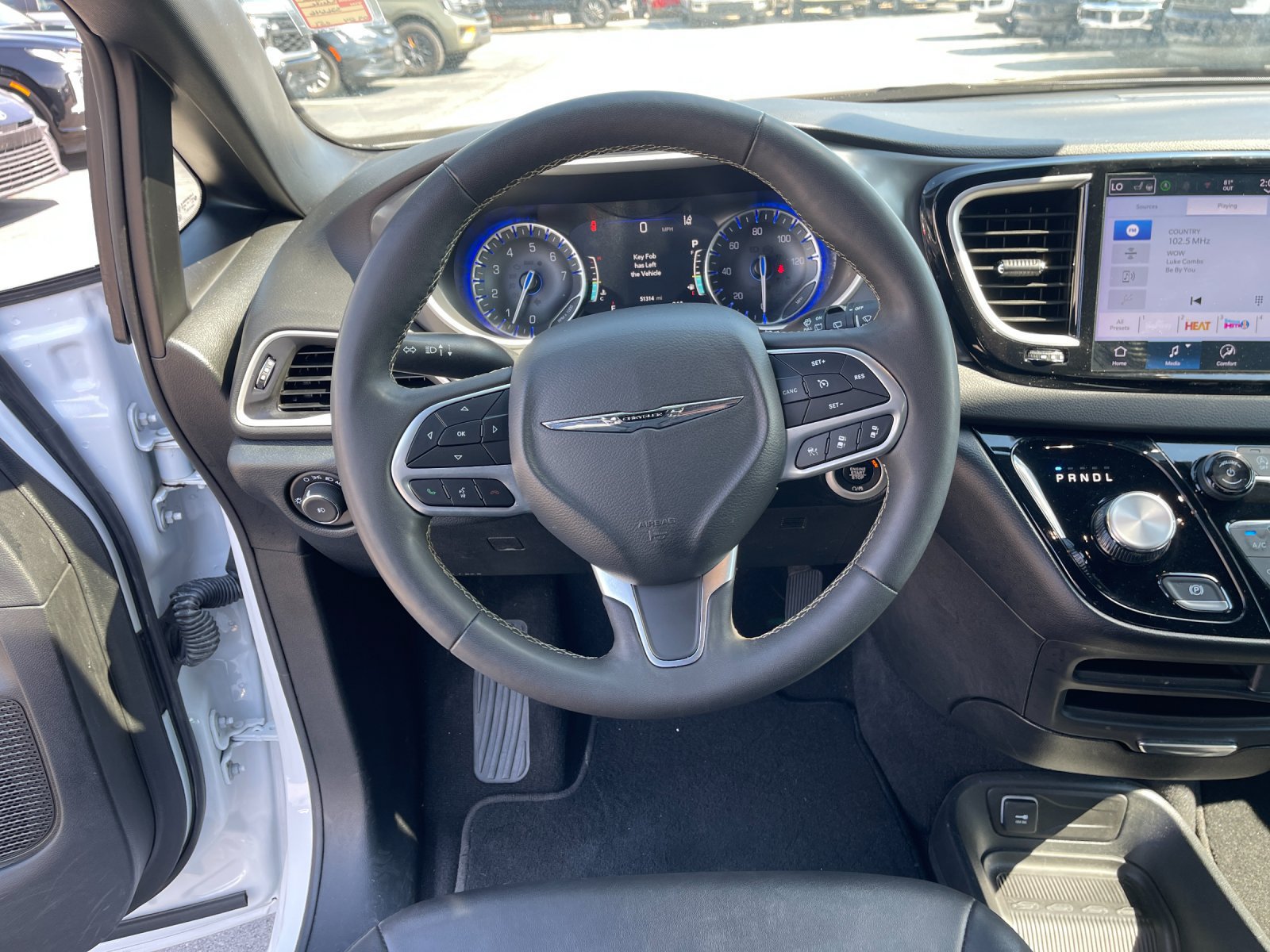 Used 2025 Chrysler Pacifica Select FWD image 17