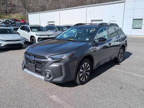 Used 2023 Subaru Outback Limited image 1