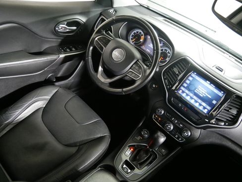 Used 2020 Jeep Cherokee Limited AWD/4WD image 9