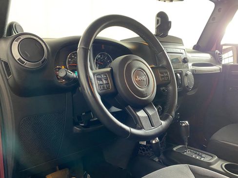 Used 2013 Jeep Wrangler Unlimited Sport image 4