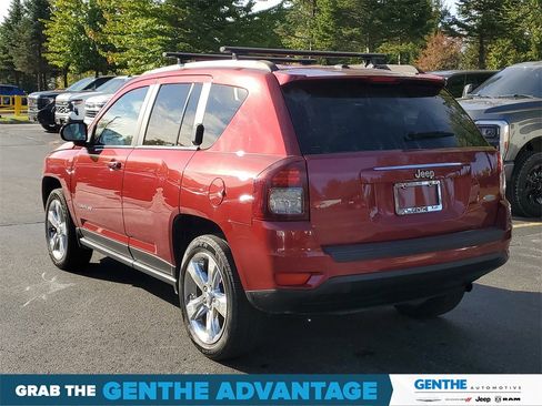 Used 2017 Jeep Compass Latitude image 3