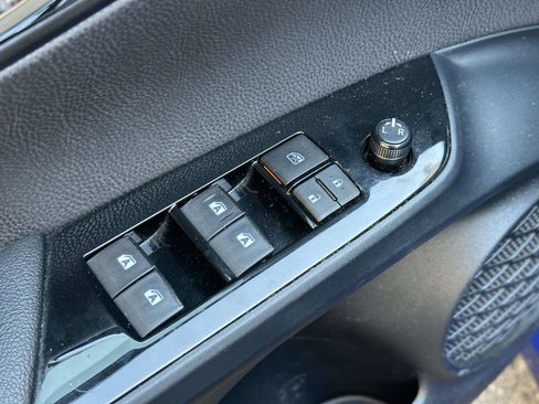 Used 2016 Toyota Prius Three image 18