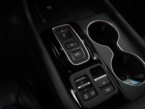 Used 2025 Honda Pilot Black Edition image 19