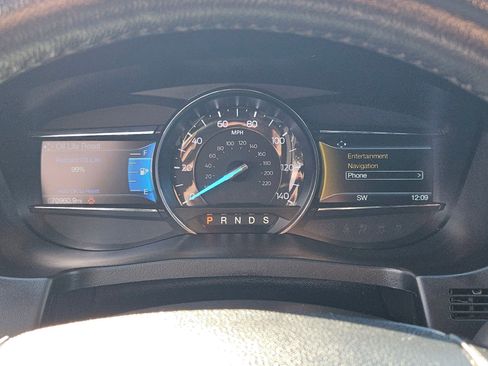 Used 2019 Ford Explorer Limited w/ Ford Safe & Smart Package image 12