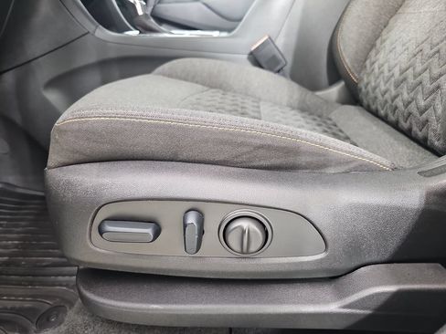 Used 2024 Chevrolet Equinox LT FWD image 35