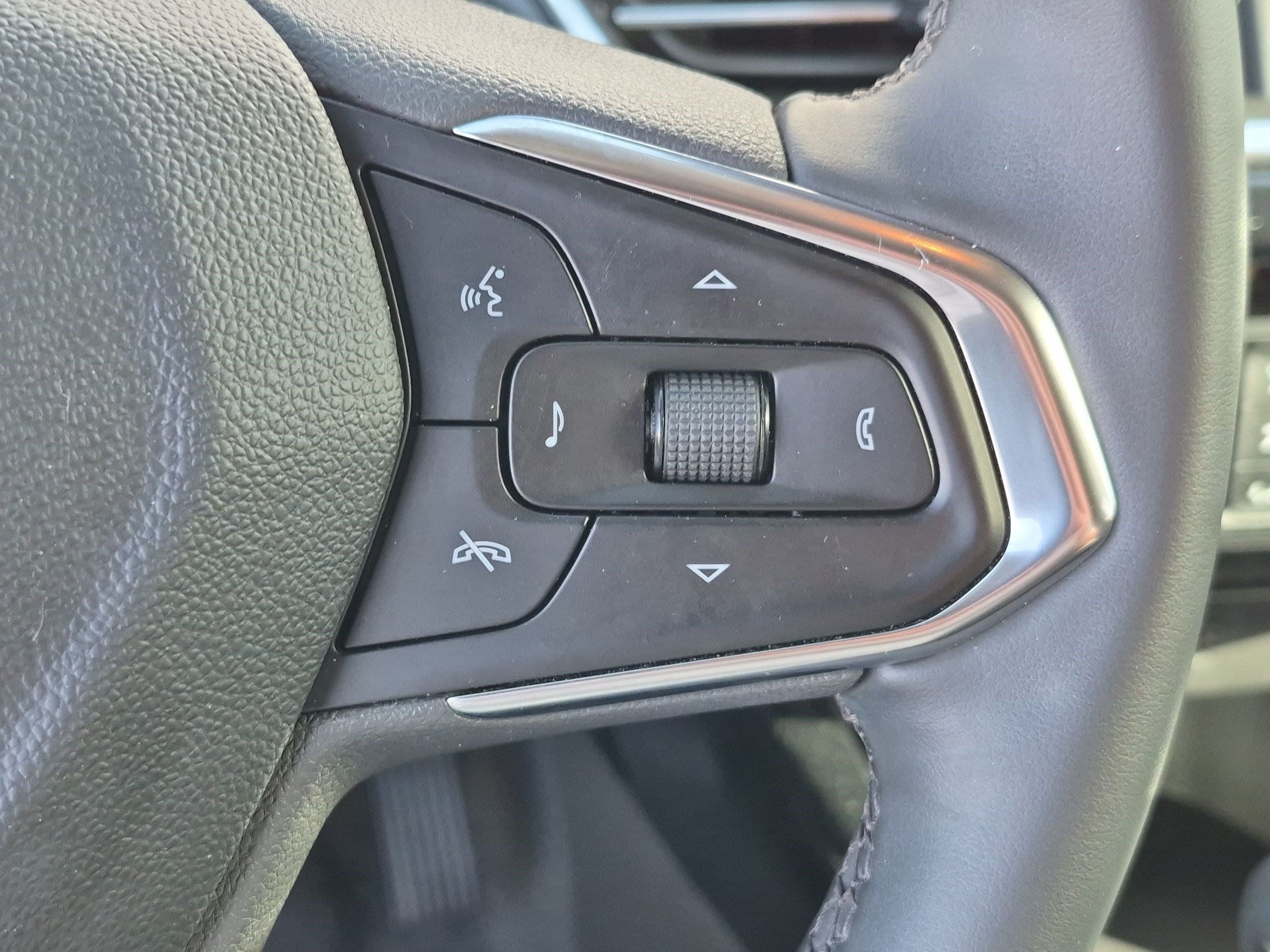 Used 2025 Chevrolet Trax ACTIV w/ Driver Confidence Package FWD image 20