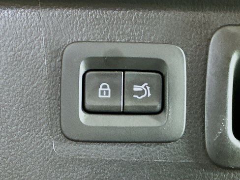 Used 2025 MAZDA CX-50 AWD 2.5 Hybrid w/ Premium Pkg image 29