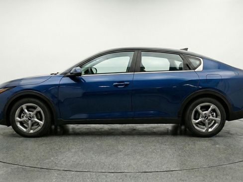 Used 2025 Kia K4 LXS image 5