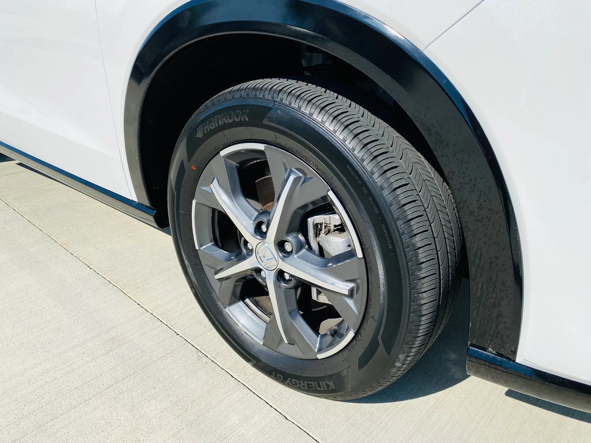 Used 2024 Honda HR-V EX-L image 16
